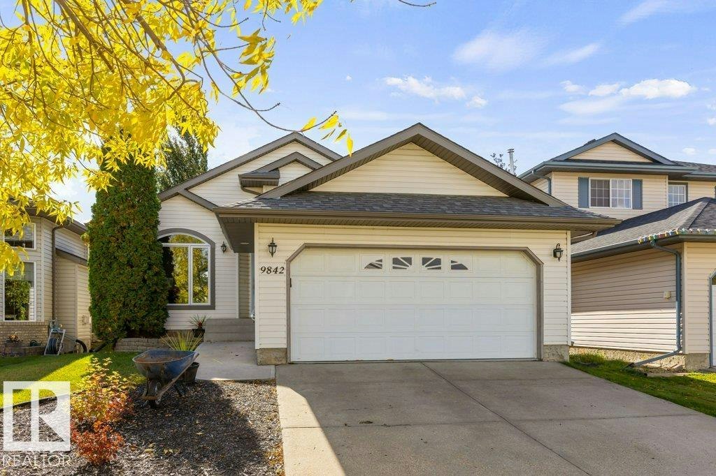 9842 86 Street, Morinville, AB, T8R 1S8