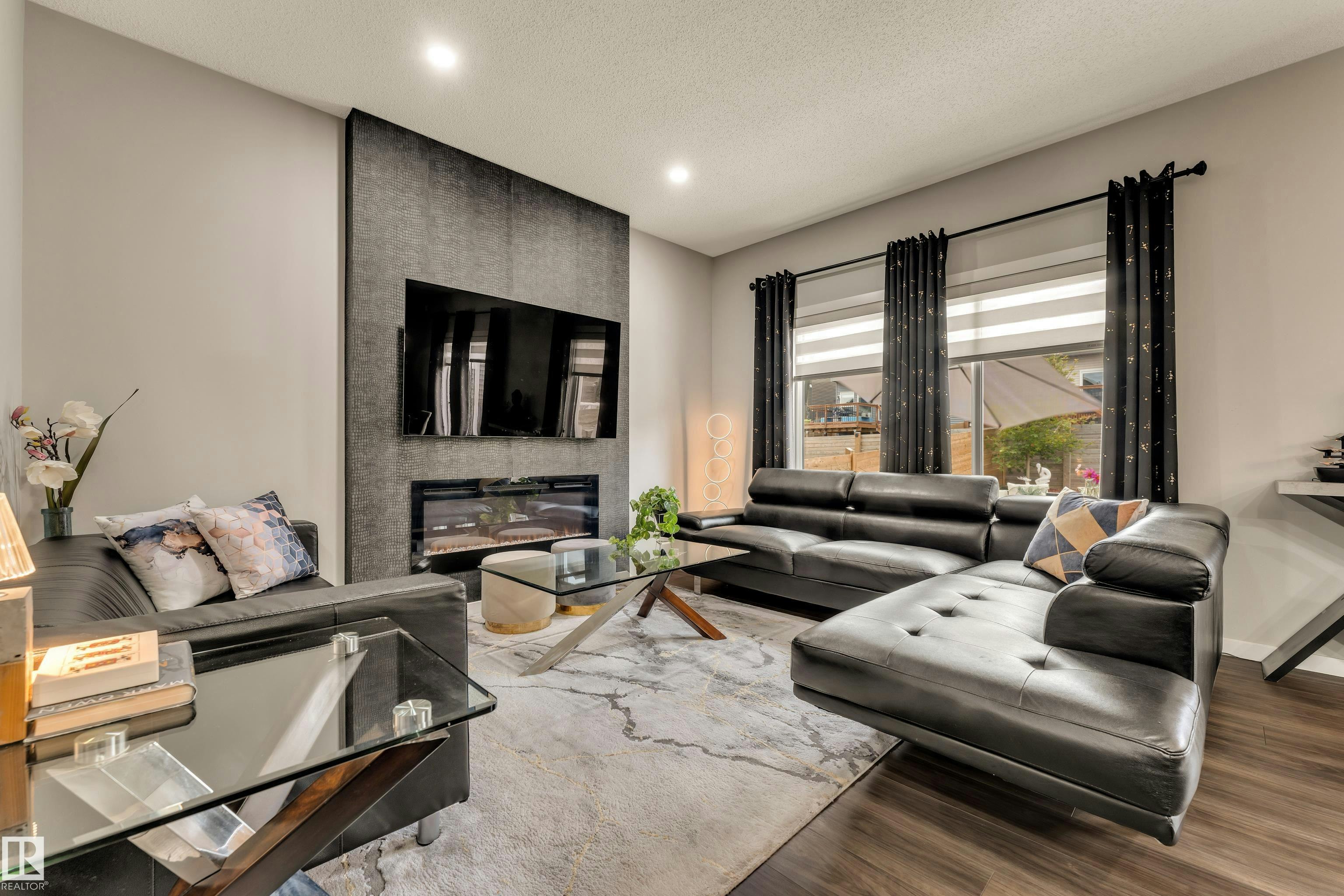 4107 5 Avenue, Edmonton, AB, T6X 2L7