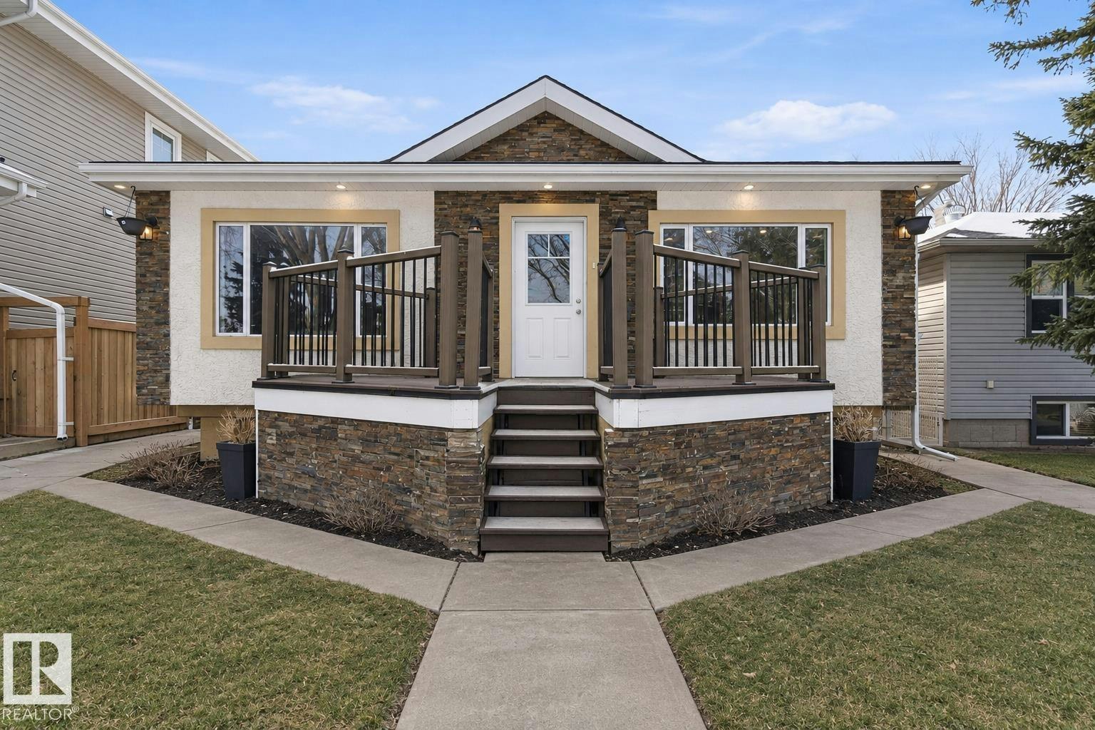 9743 70 Avenue, Edmonton, AB, T6E 0V4