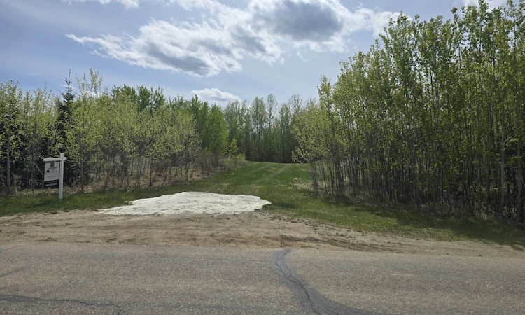487 Lakeside Drive