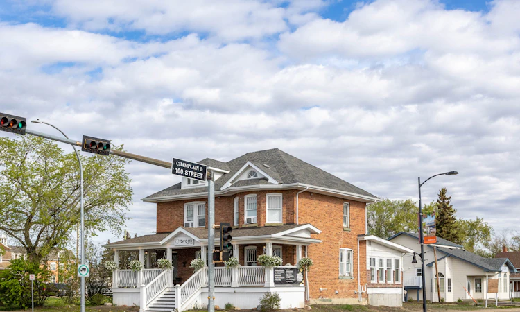 100 Avenue