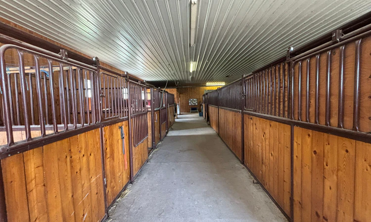 411048c Buster Creek Rd