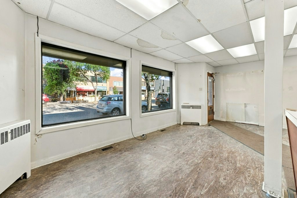  Whyte Ave Nw, Edmonton, AB, T6E 2B2