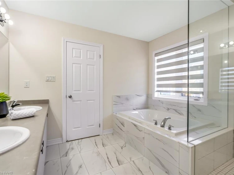 3916 Koenig Road, Burlington, ON, L7M 0Z5 - 21