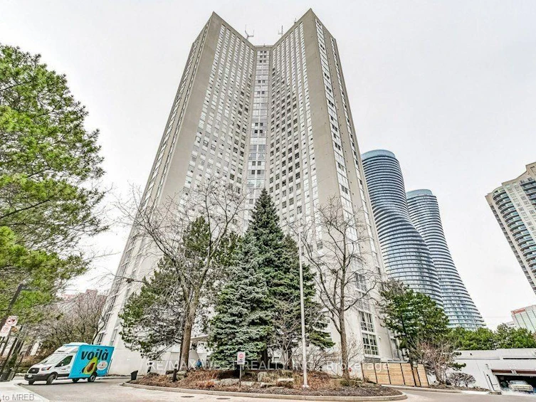 PH5-3650 Kaneff Crescent, Mississauga, ON, L5A 4A1