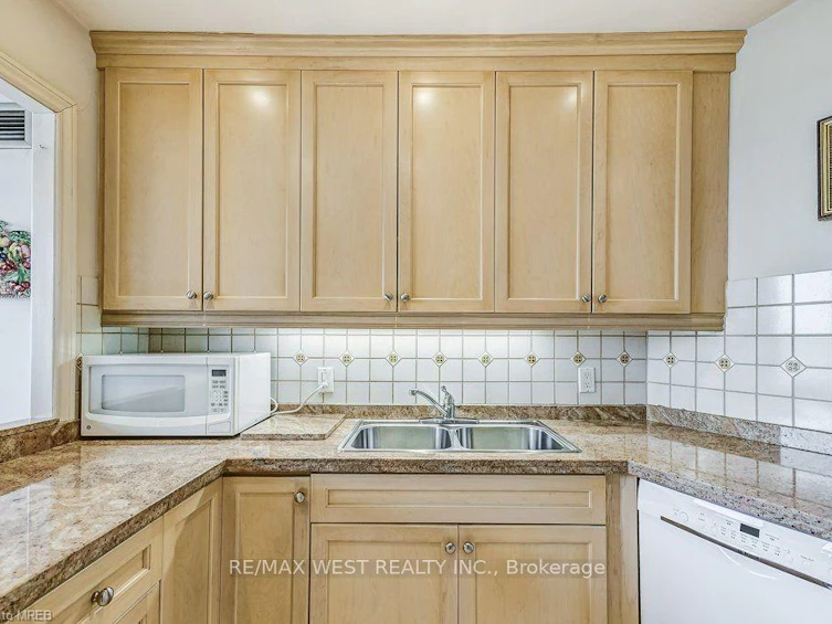 PH5-3650 Kaneff Crescent, Mississauga, ON, L5A 4A1 - 11