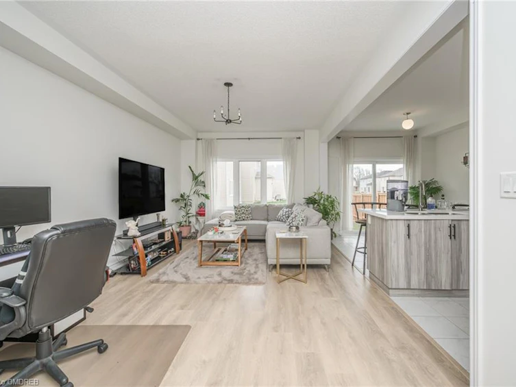 37 Cottonwood Crescent, Welland, ON, L3B 0J4 - 7