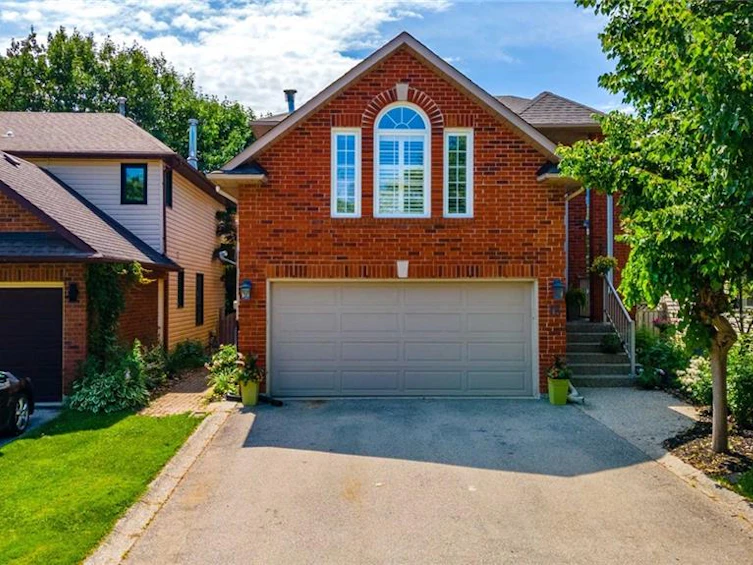 15 Pinecreek Road, Hamilton, ON, L8B 0H1