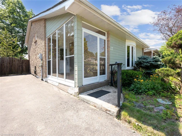 17 Shelley Lane, Barrie, ON, L4N 4W4 - 2