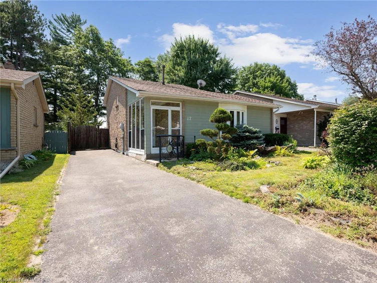 17 Shelley Lane, Barrie, ON, L4N 4W4