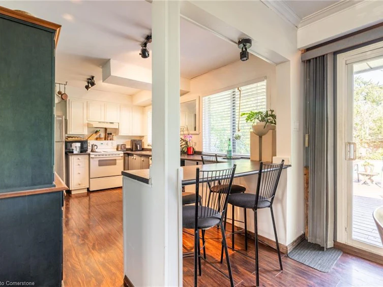 5203 Mulberry Drive, Burlington, ON, L7L 3P6 - 9