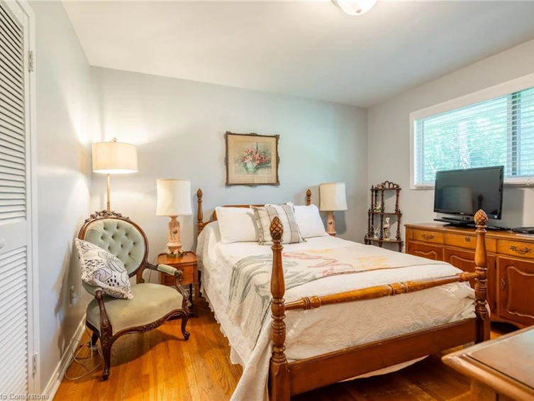 5203 Mulberry Drive, Burlington, ON, L7L 3P6 - 14