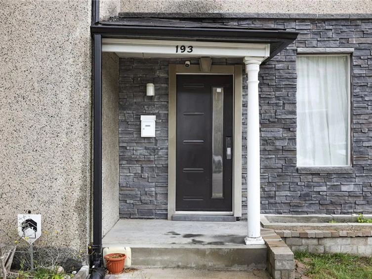 193 Celina Street, Oshawa, ON, L1H 4N7 - 2