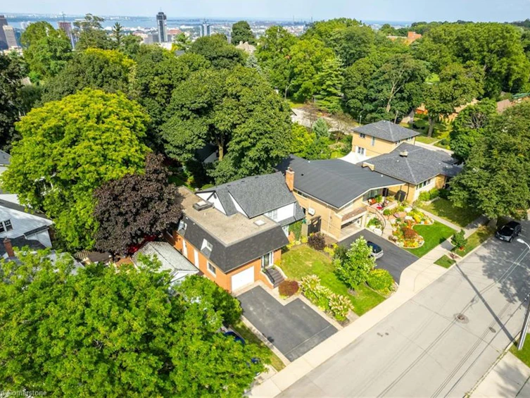60 Inverness Avenue W, Hamilton, ON, L9C 1A4 - 40