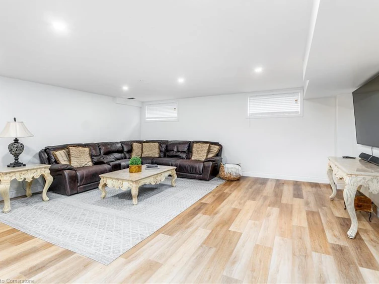 240 Cloverleaf Drive, Hamilton, ON, L9K 1T2 - 32