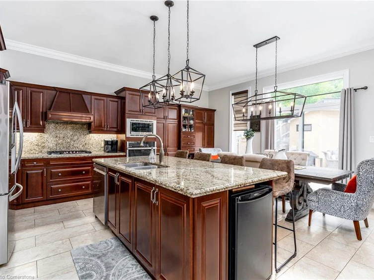 240 Cloverleaf Drive, Hamilton, ON, L9K 1T2 - 9
