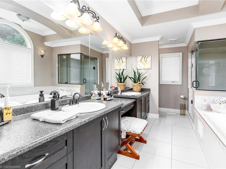 240 Cloverleaf Drive, Hamilton, ON, L9K 1T2 - 18