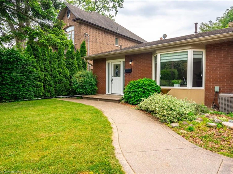 656 King Road, Burlington, ON, L7T 3K4 - 4
