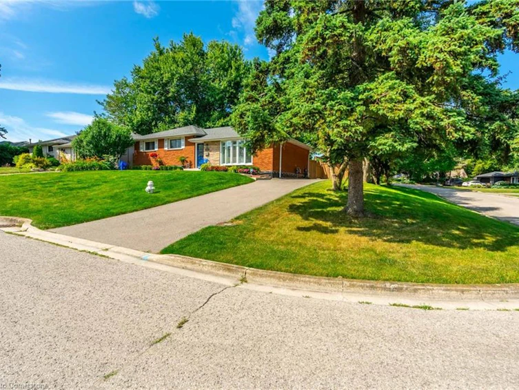 266 Alma Lane, Hamilton, ON, L9G 2T5 - 2