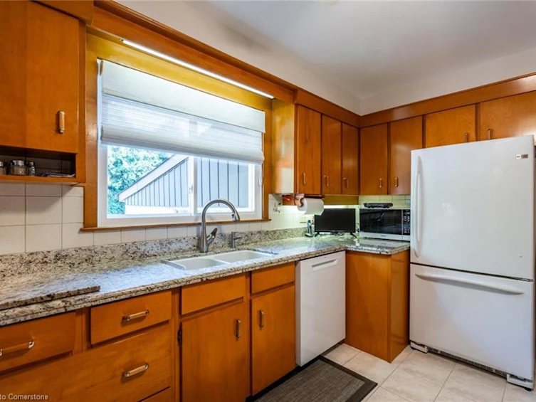 2434 Eileen Drive, Burlington, ON, L7R 1M8 - 11
