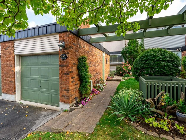 3-1552 Kerns Road, Burlington, ON, L7P 3A7 - 2