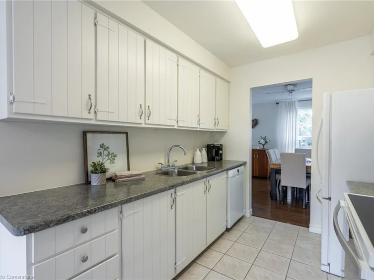 3-1552 Kerns Road, Burlington, ON, L7P 3A7 - 6