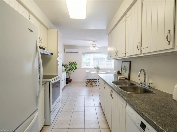 3-1552 Kerns Road, Burlington, ON, L7P 3A7 - 8