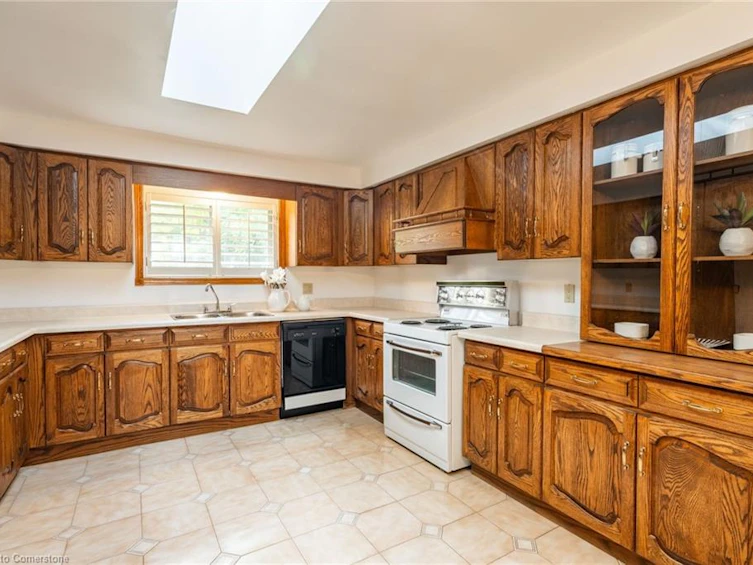 10 Dorothy Street, Hamilton, ON, L9A 3N8 - 12