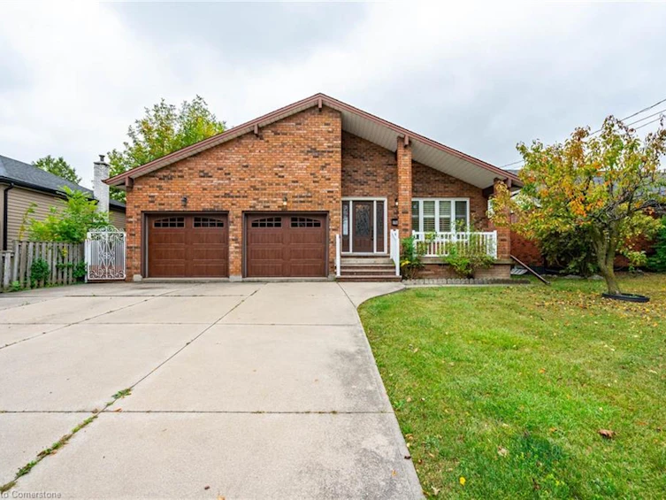 10 Dorothy Street, Hamilton, ON, L9A 3N8