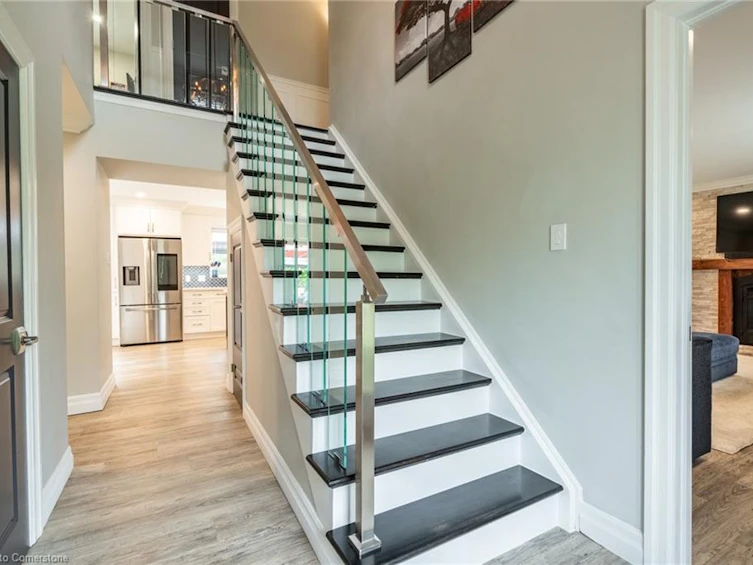 16 Noble Kirk Drive, Hamilton, ON, L8B 0Z2 - 8