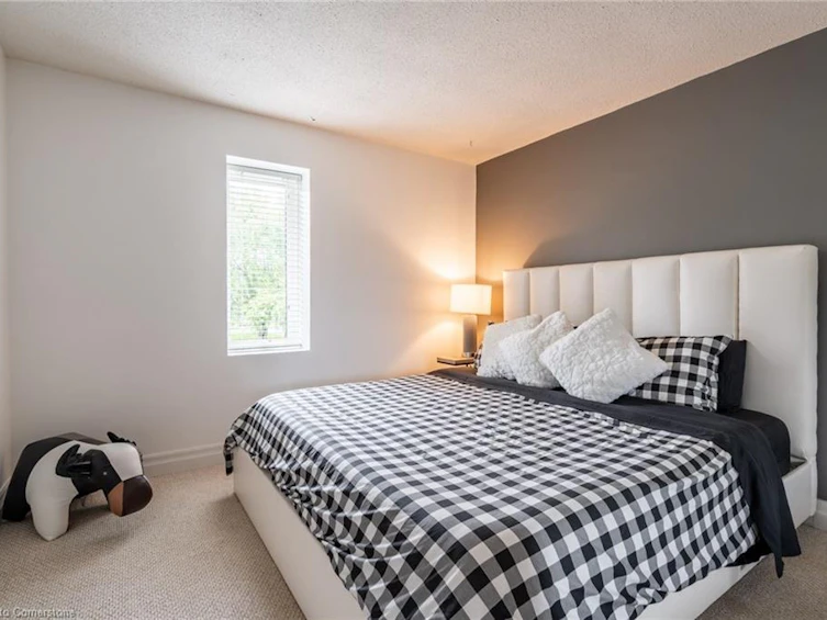 16 Noble Kirk Drive, Hamilton, ON, L8B 0Z2 - 24