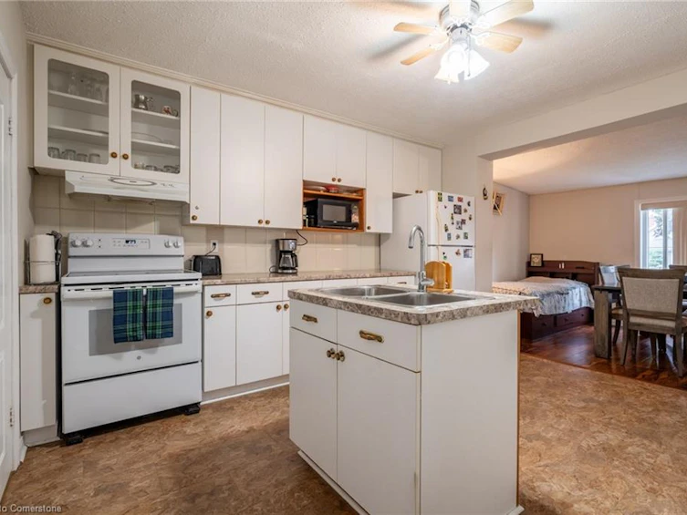 19 Graham Avenue N, Hamilton, ON, L8H 4J6 - 8