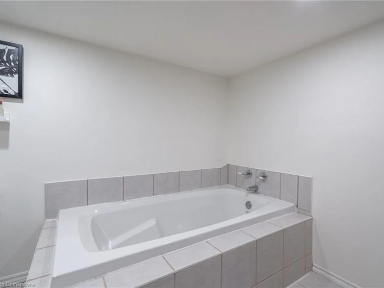 305 Wexford Avenue S, Hamilton, ON, L8K 2P4 - 28