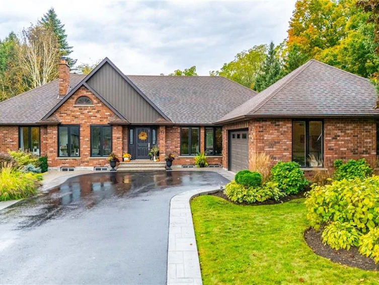 19 Vanstraalen Street, Hamilton, ON, L0R 1H3