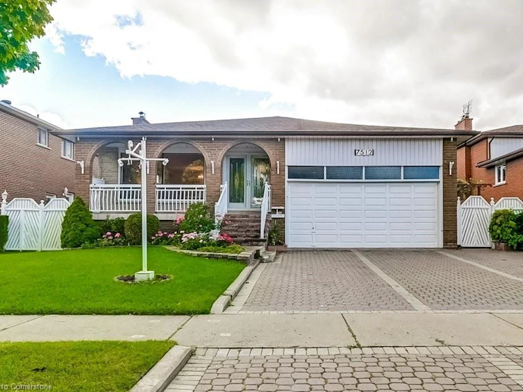 7512 Middleshire Drive, Mississauga, ON, L4T 3S2
