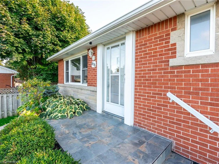 818 Ninth Avenue, Hamilton, ON, L8T 2A9 - 3