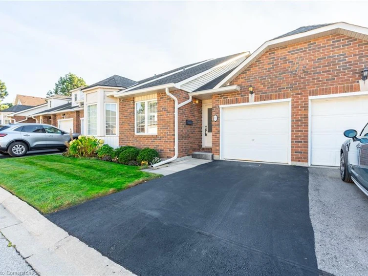 11-222 Fellowes Crescent, Hamilton, ON, L8B 0R1 - 2