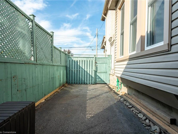 30 Bristol Street, Hamilton, ON, L8L 2T8 - 32