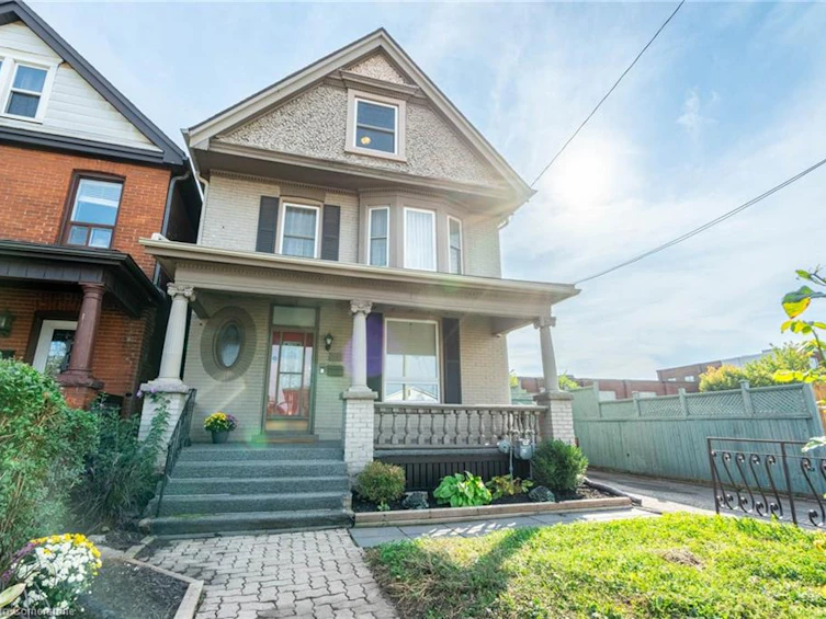30 Bristol Street, Hamilton, ON, L8L 2T8
