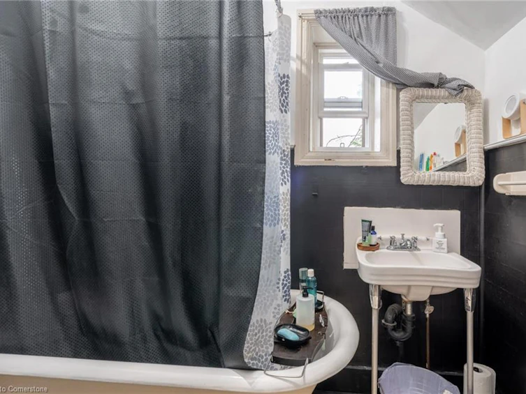 1 King William Street, Brant, ON, N0E 1N0 - 36