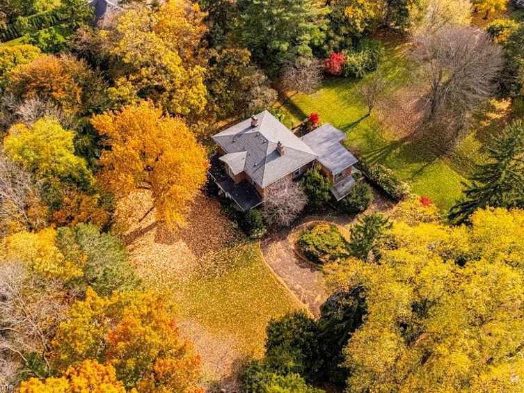 30 South Street W, Hamilton, ON, L9H 4C5 - 2