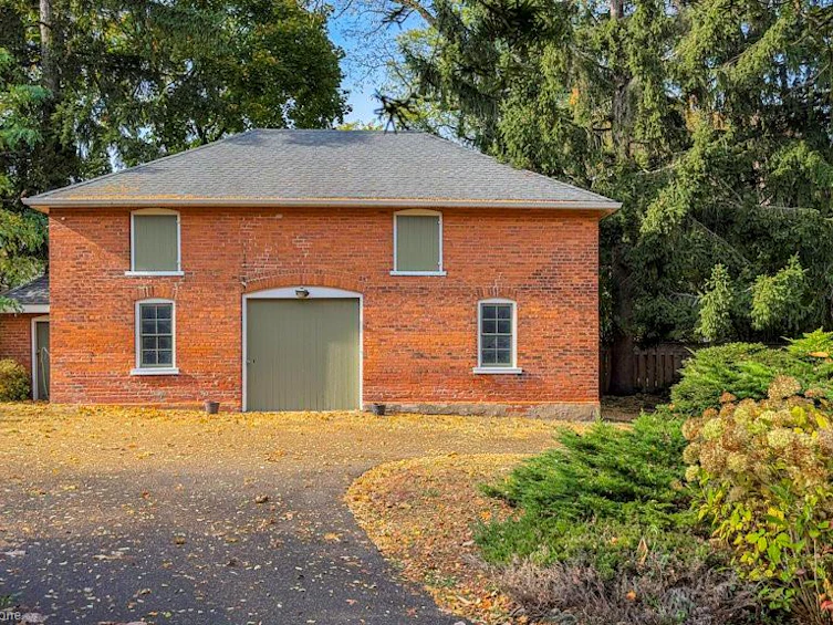 30 South Street W, Hamilton, ON, L9H 4C5 - 50