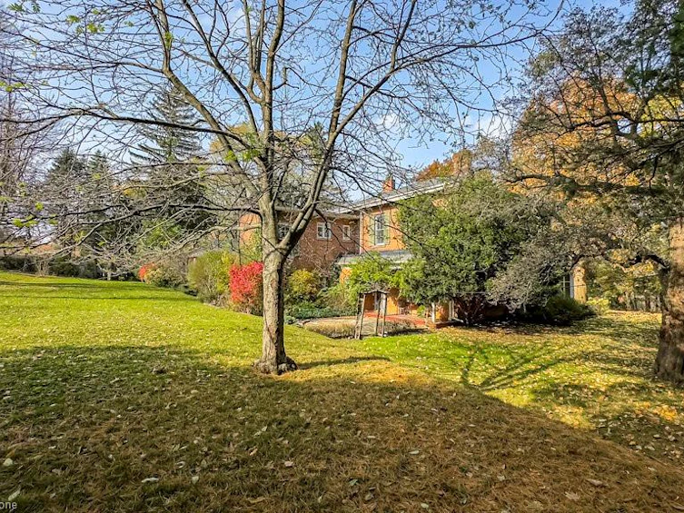 30 South Street W, Hamilton, ON, L9H 4C5 - 48