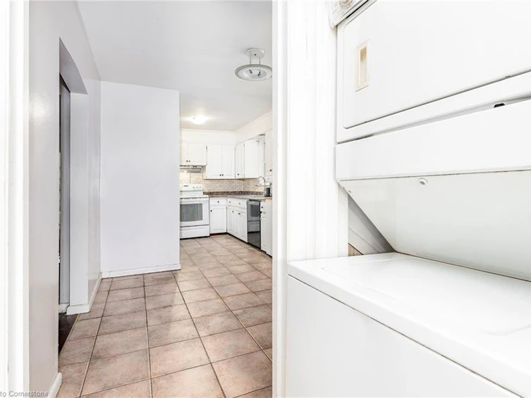 50 Toby Crescent, Hamilton, ON, L8T 2N8 - 3