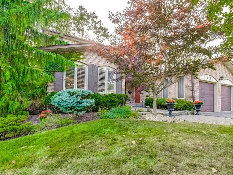 817 Damien Way, Mississauga, ON, L5C 3C3 - 2