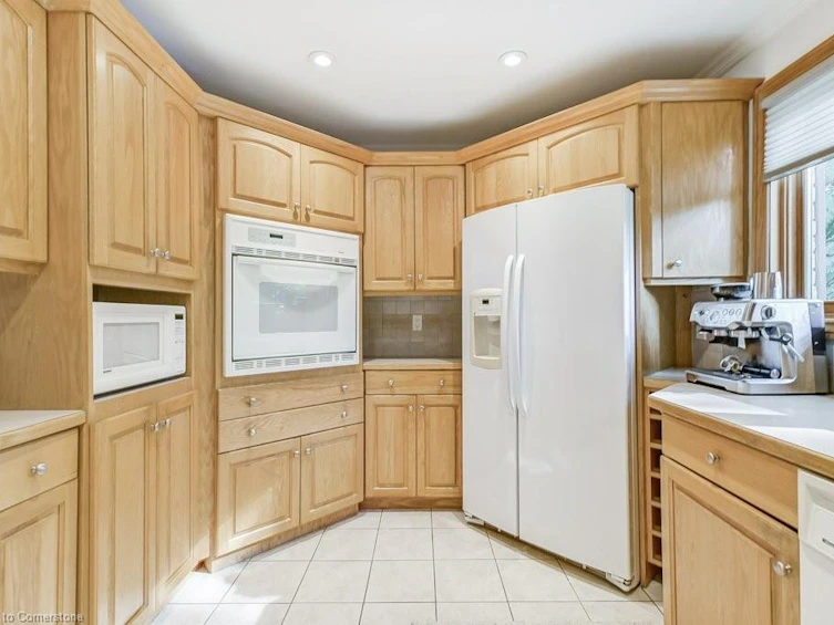 817 Damien Way, Mississauga, ON, L5C 3C3 - 13