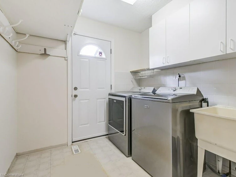 817 Damien Way, Mississauga, ON, L5C 3C3 - 19