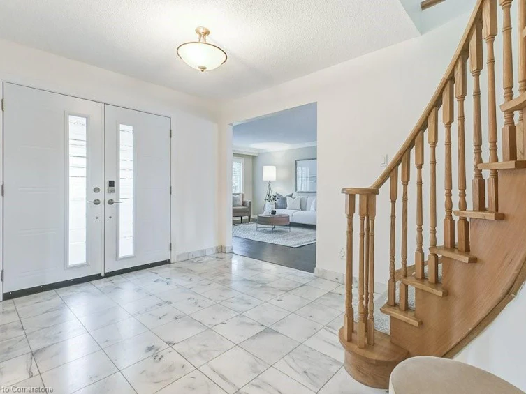 817 Damien Way, Mississauga, ON, L5C 3C3 - 4