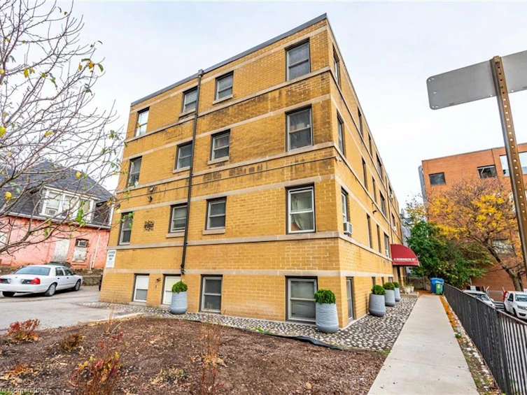 5-4 Robinson Street, Hamilton, ON, L8P 1Y5