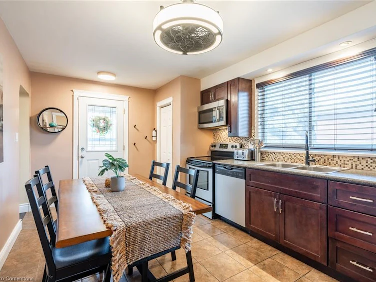 702 Seventh Avenue, Hamilton, ON, L8T 1V1 - 7